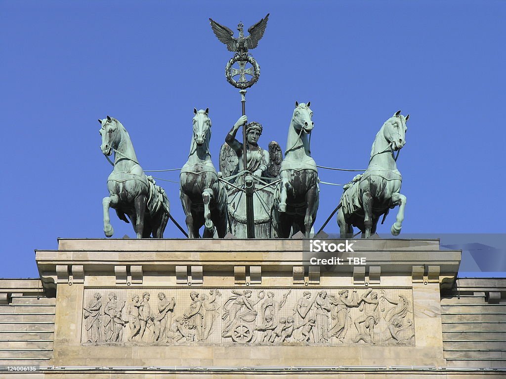 Quadriga Portão de Brandemburgo, em Berlim - Foto de stock de Acima royalty-free