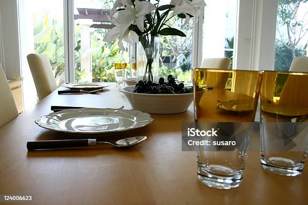 Tavolo Da Pranzo - Fotografie stock e altre immagini di Ambientazione interna - Ambientazione interna, Bicchiere, Casa
