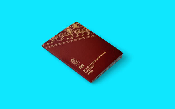 offizieller reisepass von schweden,schwedischer reisepass - passport sweden customs europe stock-fotos und bilder