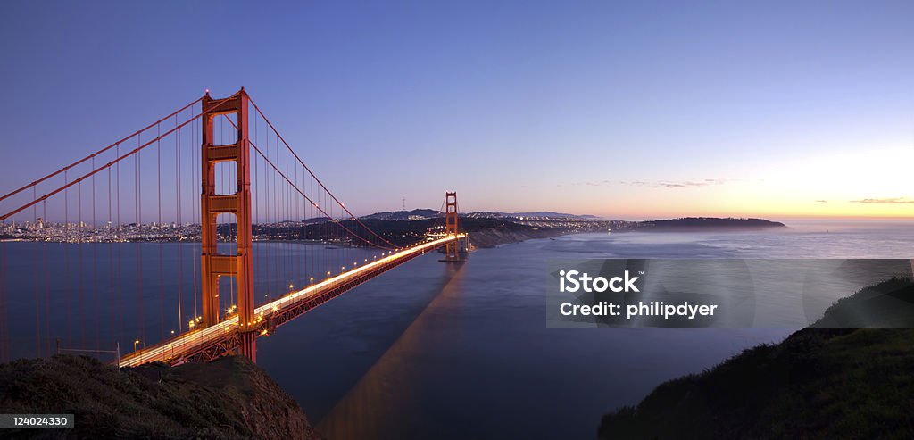 Golden Gate al atardecer panorama - Foto de stock de Agua libre de derechos