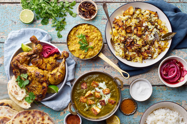 cena de cocina india: pollo tandoori, biryani - comida hindú fotos fotografías e imágenes de stock