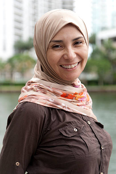 mulher do oriente médio - cairo women middle east islam - fotografias e filmes do acervo