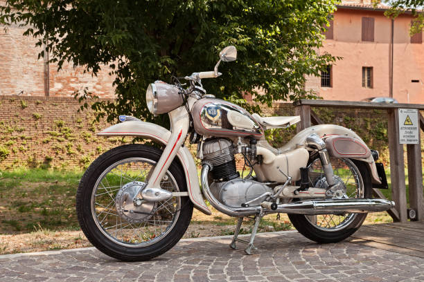 vintage alemán motocicleta nsu max 300 de los años cincuenta - 300 fotografías e imágenes de stock