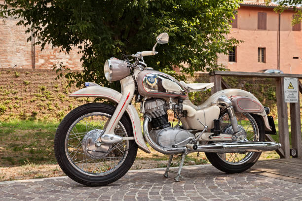motocicleta alemã vintage nsu max 300 dos anos 50 - 300 - fotografias e filmes do acervo