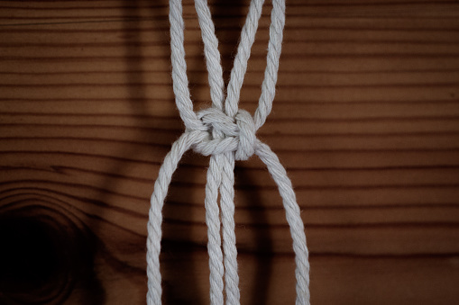 Finished square knot. Easy to follow macrame tutorial for beginners.