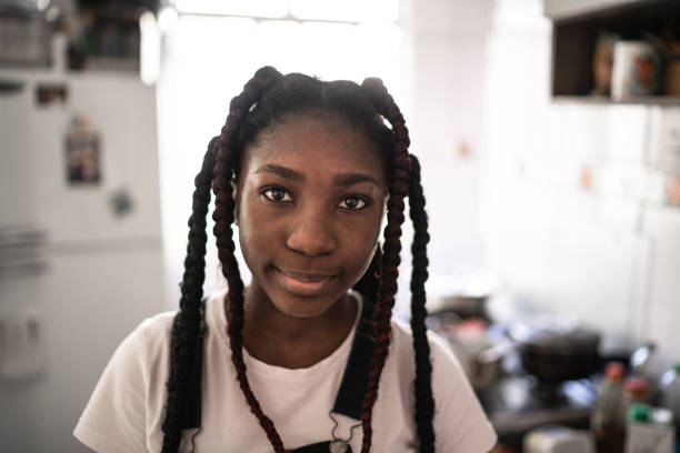 portrait of a teenager girl at home - crimped imagens e fotografias de stock