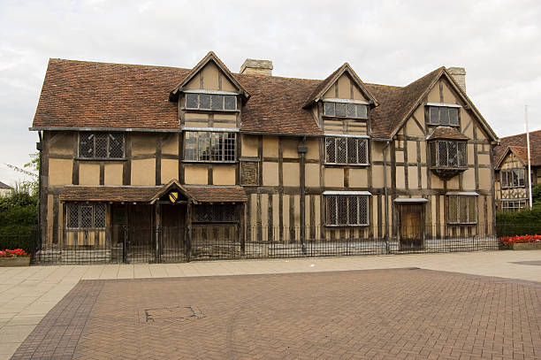 istock Shakespeare's Birthplace, Stratford-Upon-Avon 124168403