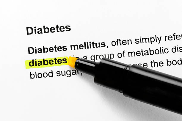 diabetes texto realçado a amarelo - diabetes education learning dictionary imagens e fotografias de stock