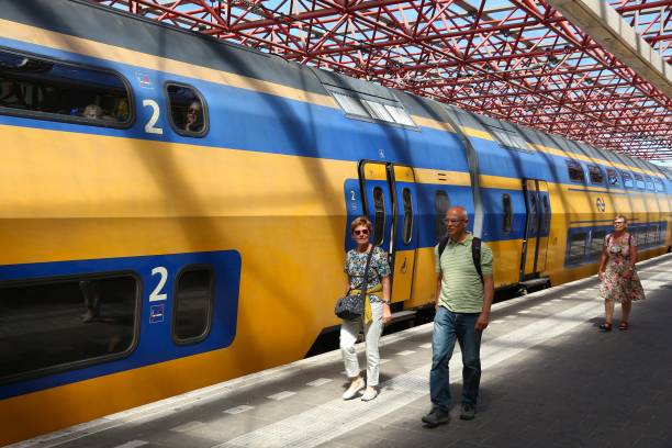 de trein van nederland - ns stockfoto's en -beelden