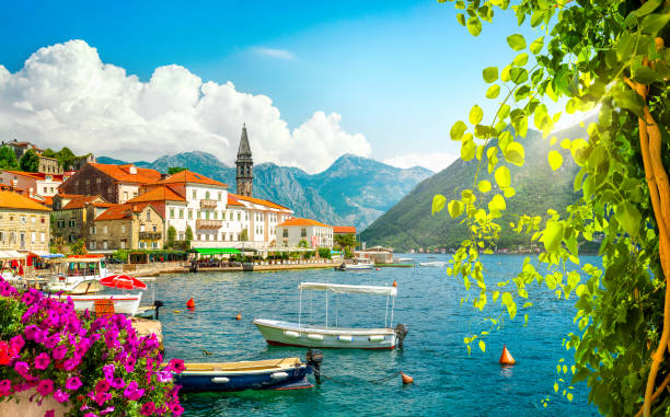 città storica di perast - montenegro kotor bay fjord town foto e immagini stock