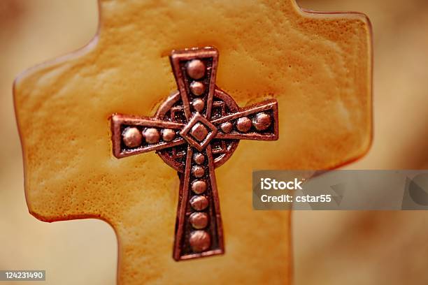 Rame Ambra Cross - Fotografie stock e altre immagini di A forma di croce - A forma di croce, Close-up, Composizione orizzontale