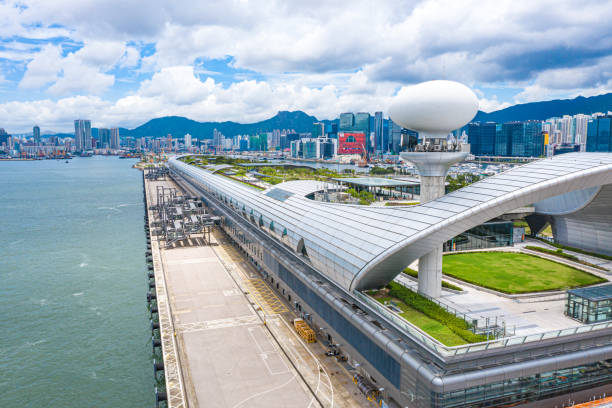 kai tak cruise terminal w hong kongu z widoku drona - airport angle architecture blue zdjęcia i obrazy z banku zdjęć