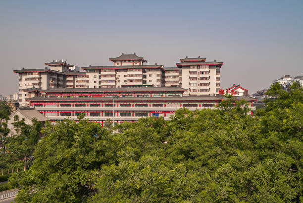 complesso residenziale contemporaneo a xian, cina. - china xian contemporary built structure foto e immagini stock