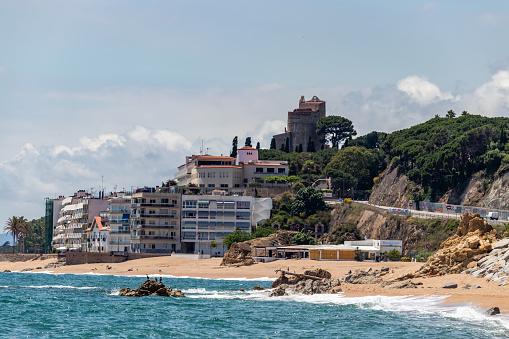 Barcelona, Spain. 31st May, 2020. Empty beach in the village of Sant Pol de Mar at the time of lockdown in Spain. Moving between provinces in Spain will be allowed on June 21st.