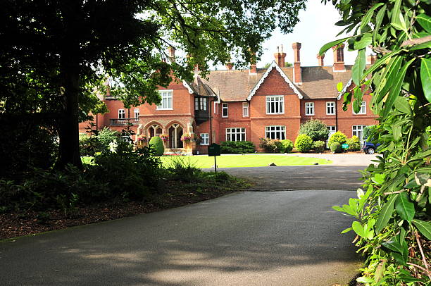 istock English country house 124398175