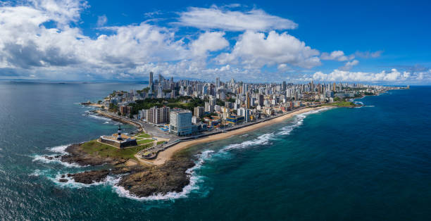 маяк в сальвадоре баия - direction sea lighthouse landscape стоковые фото и изображения