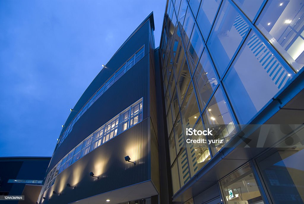 Edificio moderno - Foto stock royalty-free di Attrezzatura per illuminazione