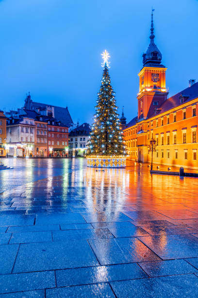 istock Warsaw, Poland - Castle Square 1244480172