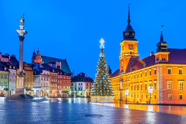 istock Warsaw, Poland - Castle Square 1244480687