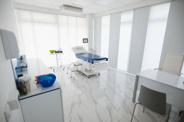 consultório médico vazio - sala de prova - fotografias e filmes do acervo