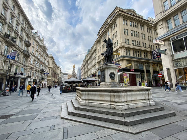 Central Vienna Am Graben Vienna, Austria - June 3, 2020: people walking through the shopping and historic street am Graben in central Vienna.peop people shopping in graben street vienna austria stock pictures, royalty-free photos & images
