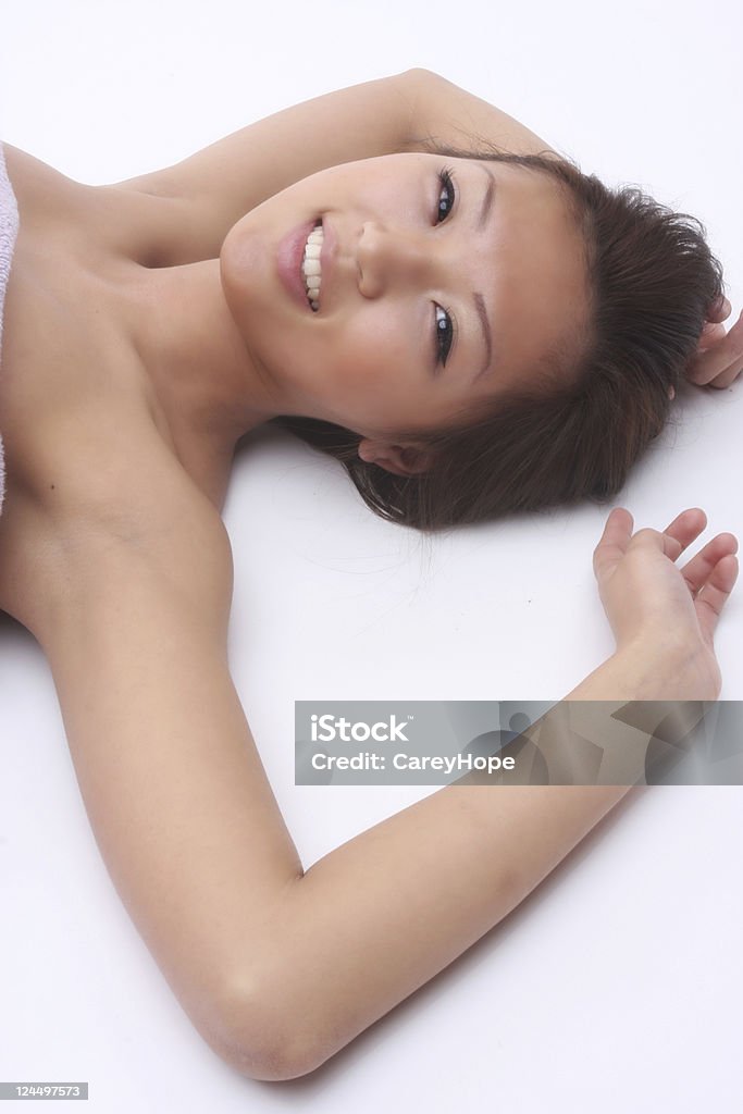 Mulher relaxante no spa - Foto de stock de Adulto royalty-free