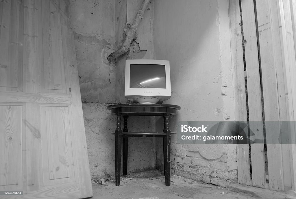 Abandonado Monitor de computador - Foto de stock de Abandonado royalty-free