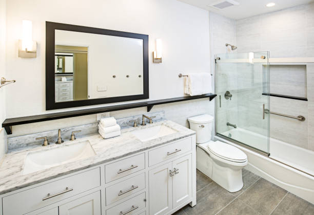 istock Contemporary Bathroom Design with Vanity and Shower Bathtub 1245015843
