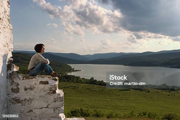 Momento De Descansar Foto de stock y más banco de imágenes de Actividades y técnicas de relajación - Actividades y técnicas de relajación, Adolescente, Adulto