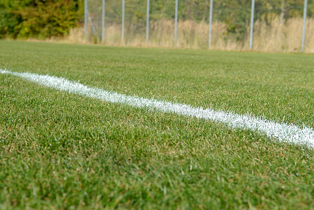banda de un terreno de juego - football field artificial turf end zone turf fotografías e imágenes de stock