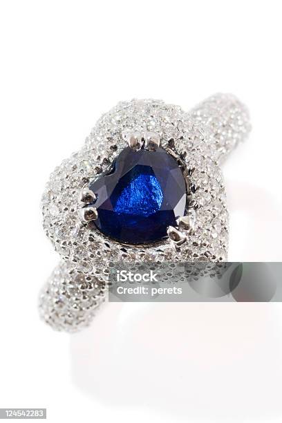 Ring Mit Saphir Stockfoto und mehr Bilder von Accessoires - Accessoires, Diamant, Edelstein