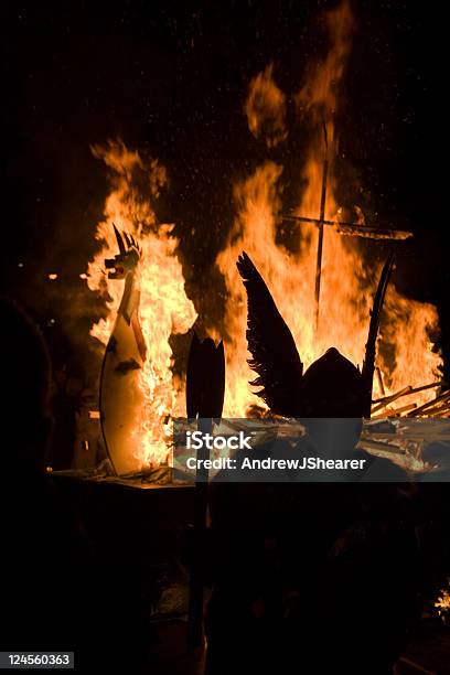 Nawet Helly Aa Viking Sylwetka - zdjęcia stockowe i więcej obrazów Okręt Wikingów - Okręt Wikingów, Wiking, Tło