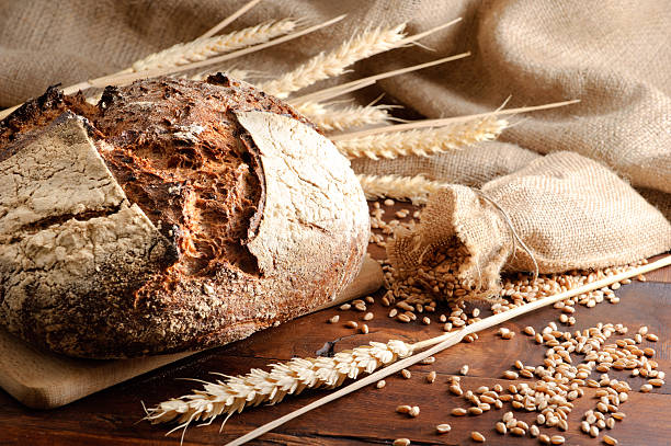 traditionelle brot - brotlaibe stock-fotos und bilder