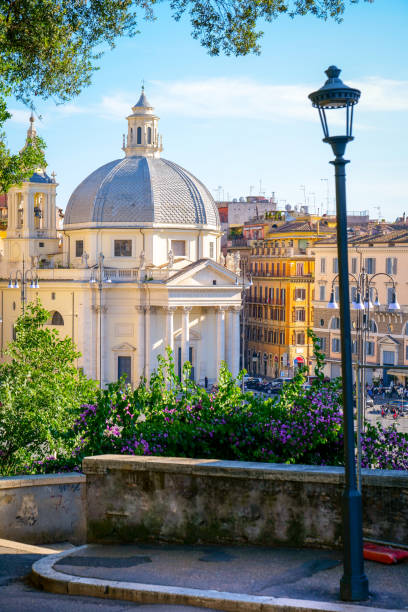 widok na piazza del popolo z villa borghese w rzymie - cupola people rome lazio zdjęcia i obrazy z banku zdjęć