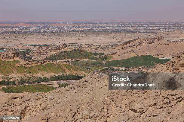 Ai Ain Emiratos Árabes Unidosel Camino A Jebel Hafit Foto de stock y más banco de imágenes de Abu Dabi