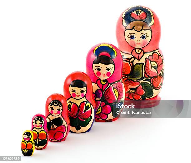 ロシアネスト人形 Babushkas としても知られています - おもちゃのストックフォトや画像を多数ご用意 - おもちゃ, お土産, カットアウト