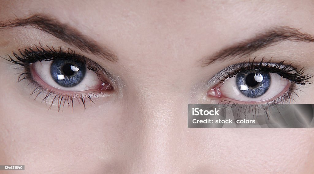 女性青い目 - あこがれのロイヤリティフリーストックフォト