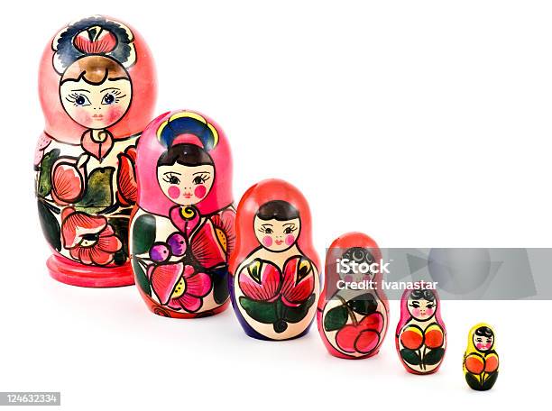Bambole Russe Di Nidificazione - Fotografie stock e altre immagini di Artigianato - Artigianato, Bambola - Giocattolo, Carino