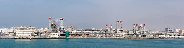 usine de dessalement - desalination plant photos photos et images de collection