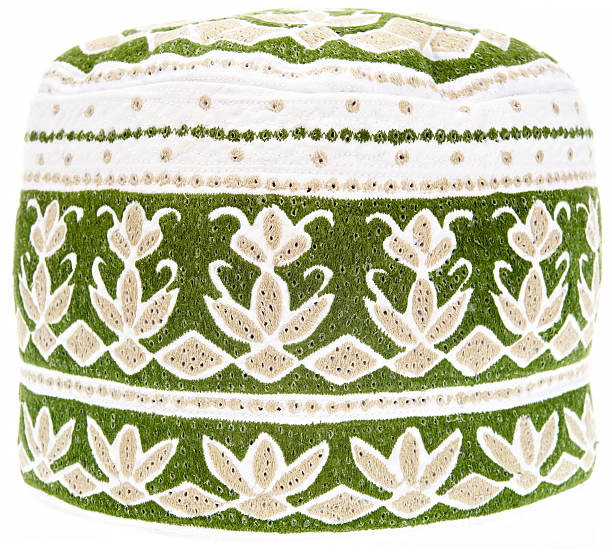 casquette omanais - embroidery cap oman kummah photos et images de collection