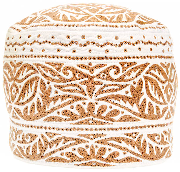 оманский крышкой - embroidery cap oman kummah стоковые фото и изображения
