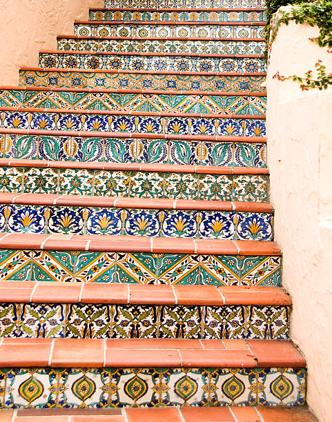 escalier avec céramiques de talavera, mexique - spanish tiles photos et images de collection