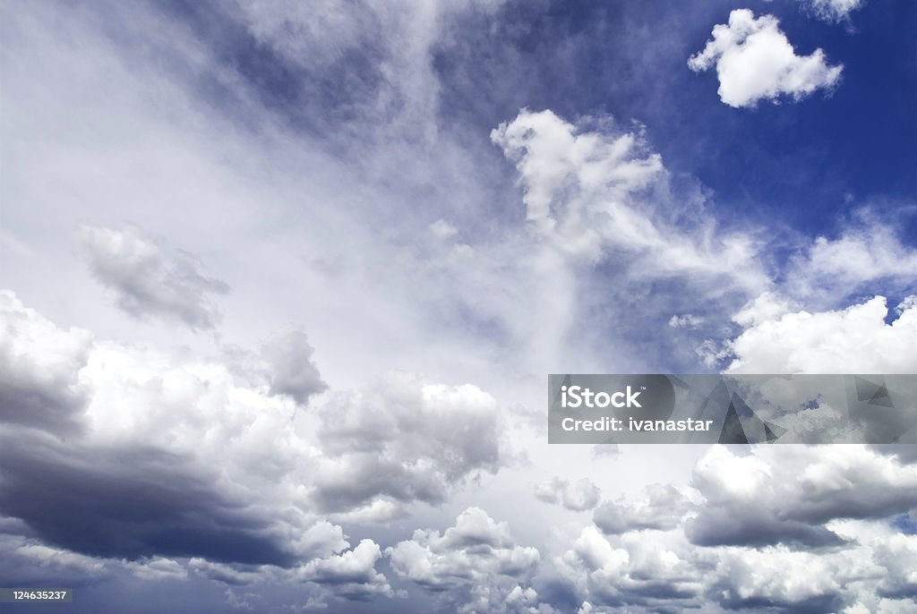 Dunkle Wolken - Lizenzfrei Bedeckter Himmel Stock-Foto