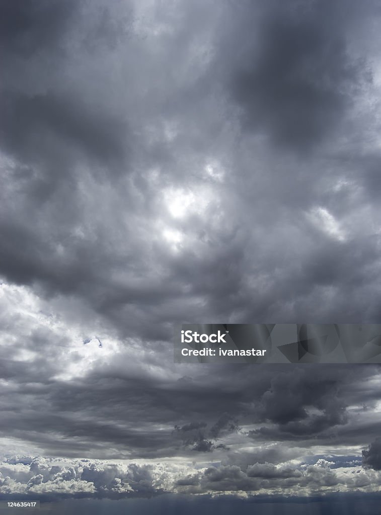 Nuvens de tempestade escuras - Royalty-free Agoirento Foto de stock
