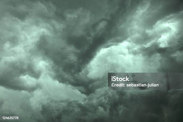 Nadchodzące Burzy - zdjęcia stockowe i więcej obrazów Chmura - Chmura, Krajobraz z chmurami, Bez ludzi