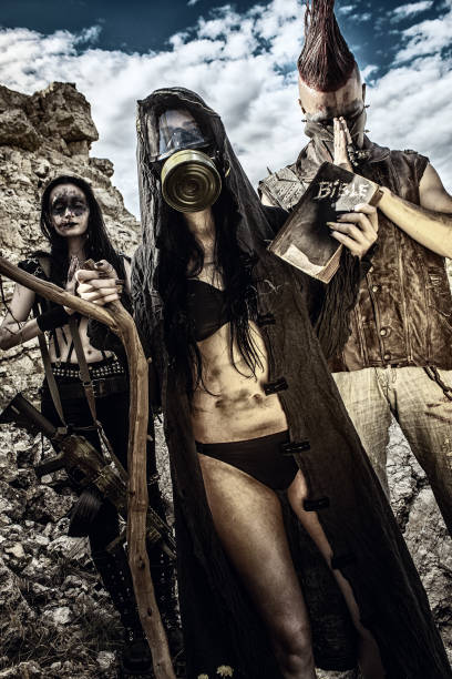 istock Piligrim and two raiders 1246422775