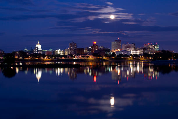 istock Full Moon In Harrisburg Pennsylvania 124642348