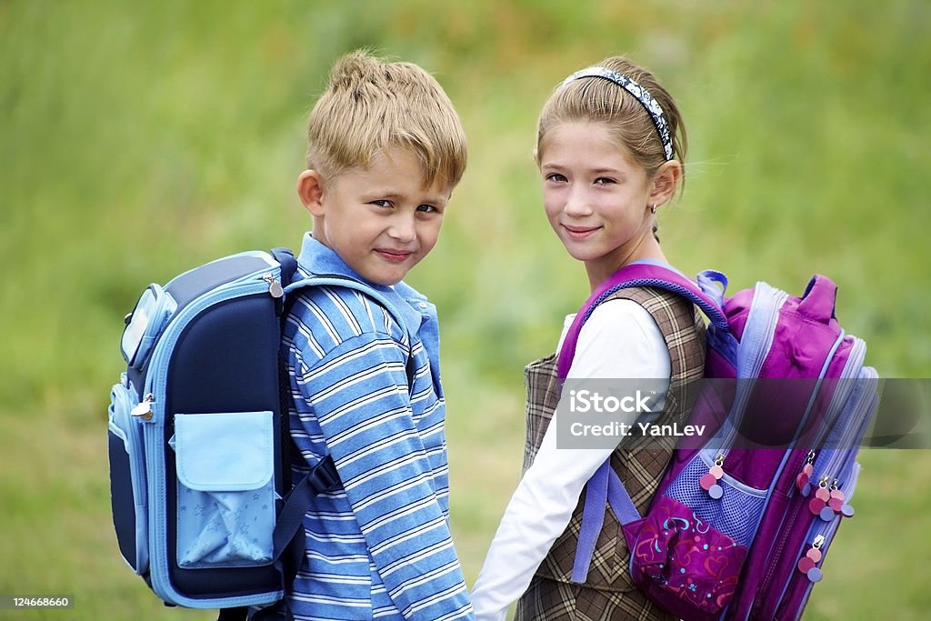 Retrato de niño y niña - Foto de stock de 6-7 años libre de derechos