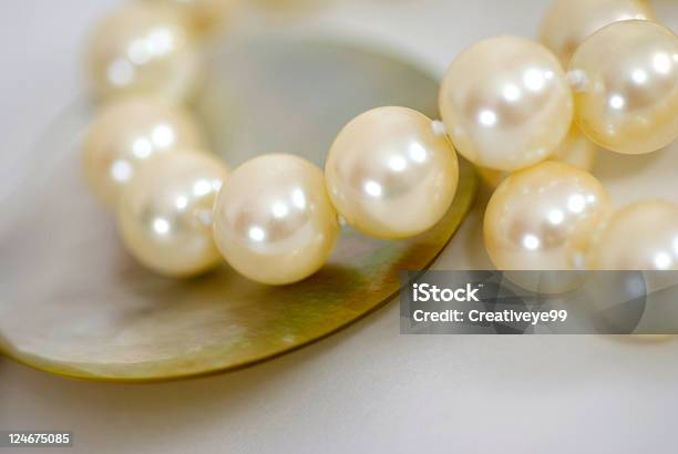 Photo libre de droit de Perles De Mariage banque d'images et plus d'images libres de droit de Bijou - Bijou, Blanc, Collier