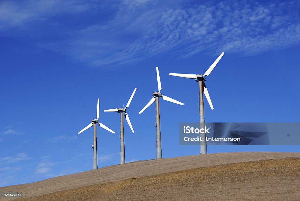 Generación de molinos de viento - Foto de stock de Aerogenerador libre de derechos